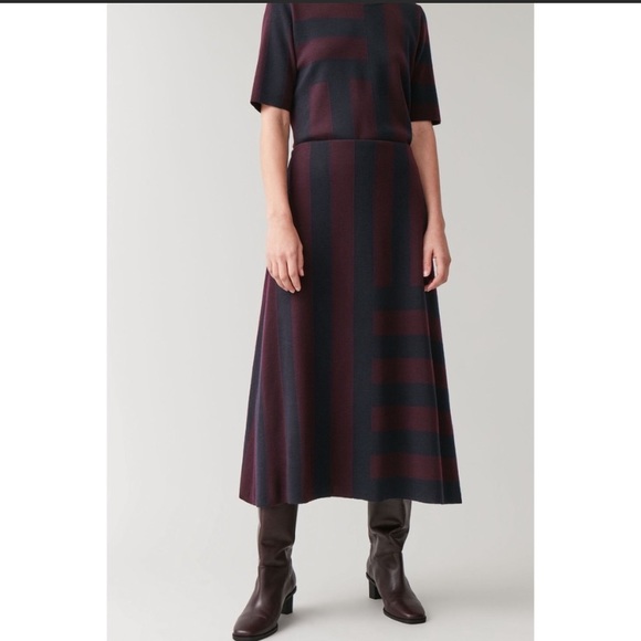 COS Striped matching set in Navy and Burgundy - Picture 1 of 6